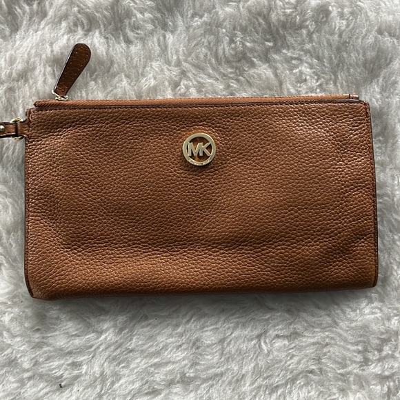 Michael Kors light brown Leather wristlet - Picture 2 of 10